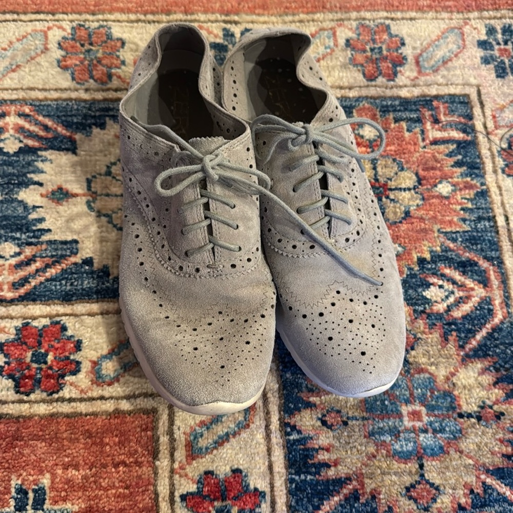 Cole Haan zero grand suede tie up shoes. Size 8